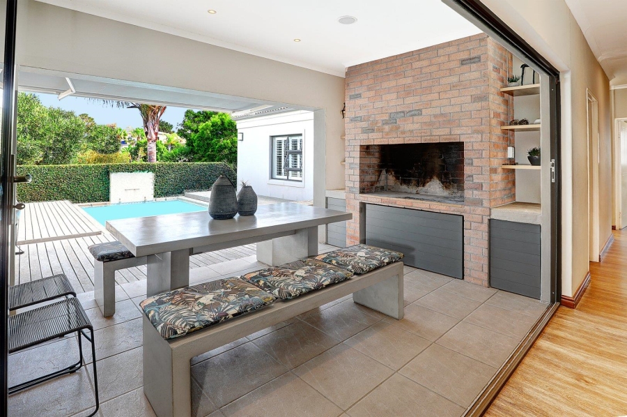 5 Bedroom Property for Sale in Van Riebeeckshof Western Cape